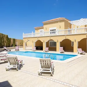 villa-di-lusso-con-piscina.in-canary-islands.com/